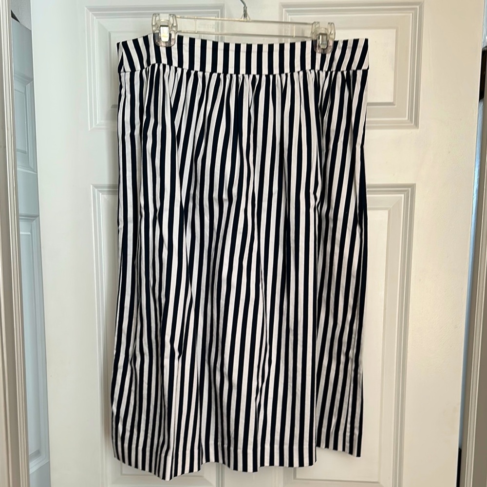 Ann Taylor Factory Cotton Navy & White Stripe Skirt - Like New!